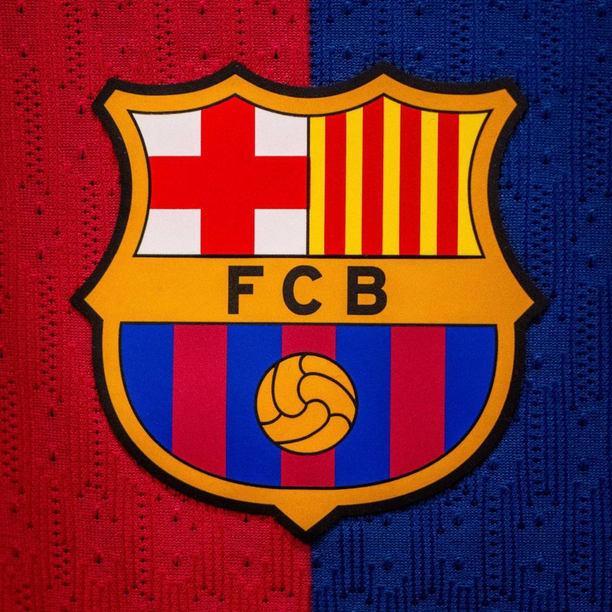 MatchDCentral's tweet photo. 🚨 TWO OF FOOTBALL’S BIGGEST CASES. ONE NAME CONNECTED TO BOTH: PEP GUARDIOLA.

🔵 Barcelona’s Negreira case — he was manager while payments were being made to former refereeing chief José María Enríquez Negreira.

🔵 Manchester City’s 115 case — he was manager during the final part of the period covered by the alleged financial breaches.

Guardiola himself has not been accused of wrongdoing in either case.
