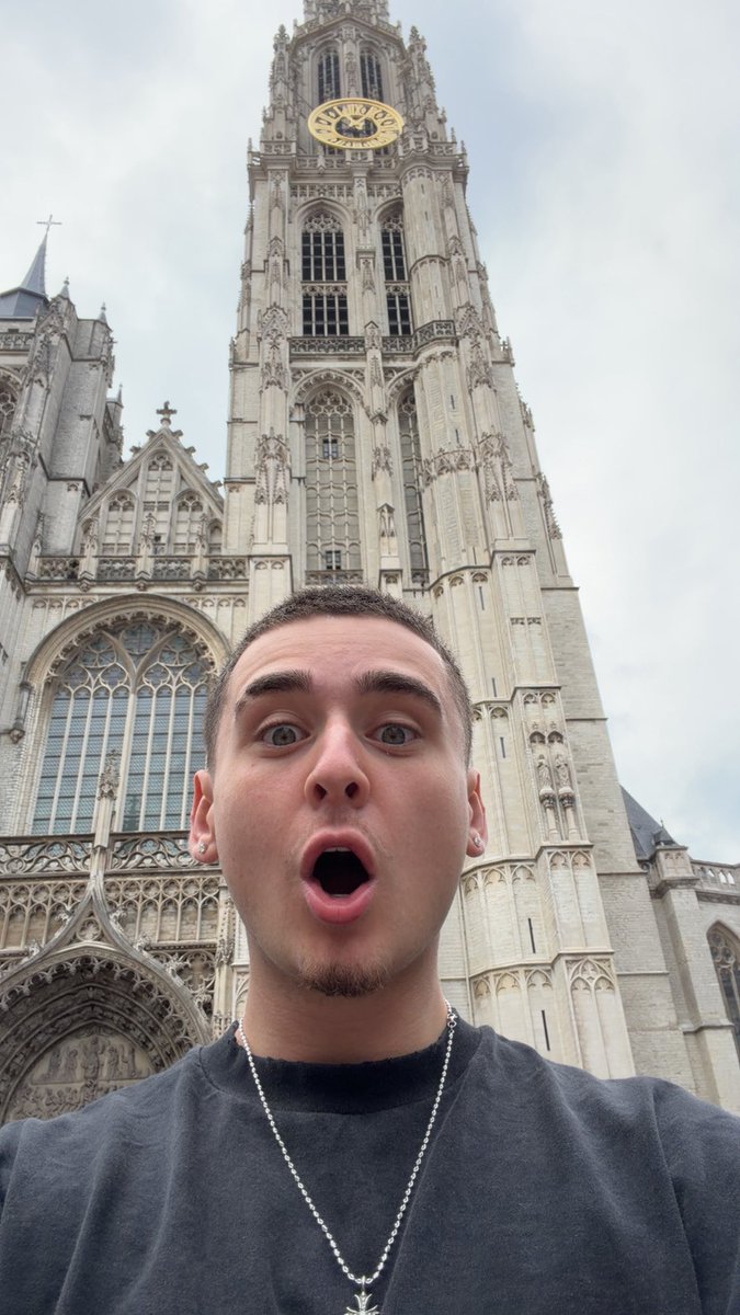 LacyHimself's tweet photo. i love belgium 🇧🇪 ❤️ https://t.co/Hb1kCNnymW