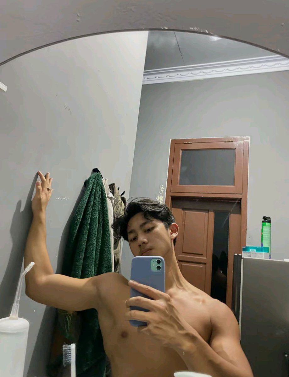 rendy15cm's tweet photo. ada yg mau jilatin aku? 

#gaylokal #gayhyper #coli #colbar https://t.co/4avkQAMcge
