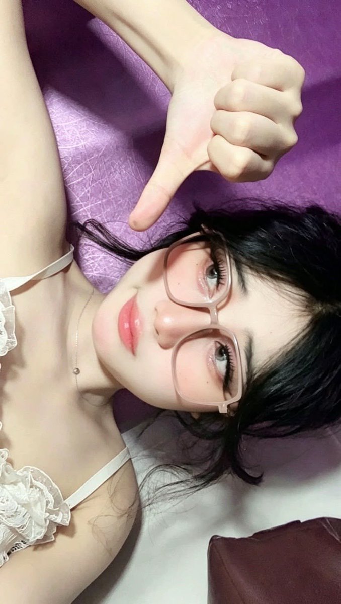 CarretiChavez's tweet photo. Cantik gak? 

Semangatin Hari Sabtu Ole Romeny Gibran Wirang birawa AI Indonesia Pln 50rb https://t.co/I9YcPR63om