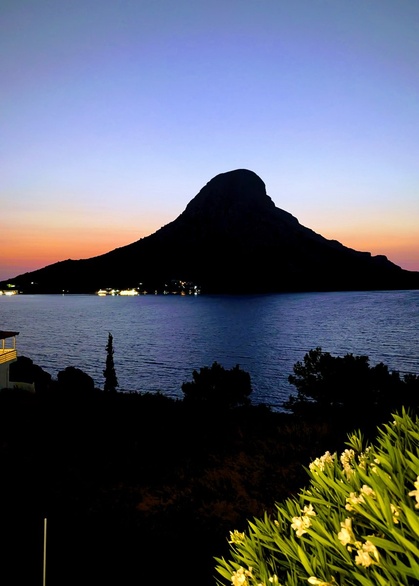 massimozampini's tweet photo. Kalymnos, la vista su Telendos, il porto autentico, le spugne, le fuskes, le montagne: l'isola che non ha voglia (e bisogno) di ammiccare ai turisti...
Fotoreportage imperdibile su ZampiniTravel sapete dove. https://t.co/wL8XQYVKdv