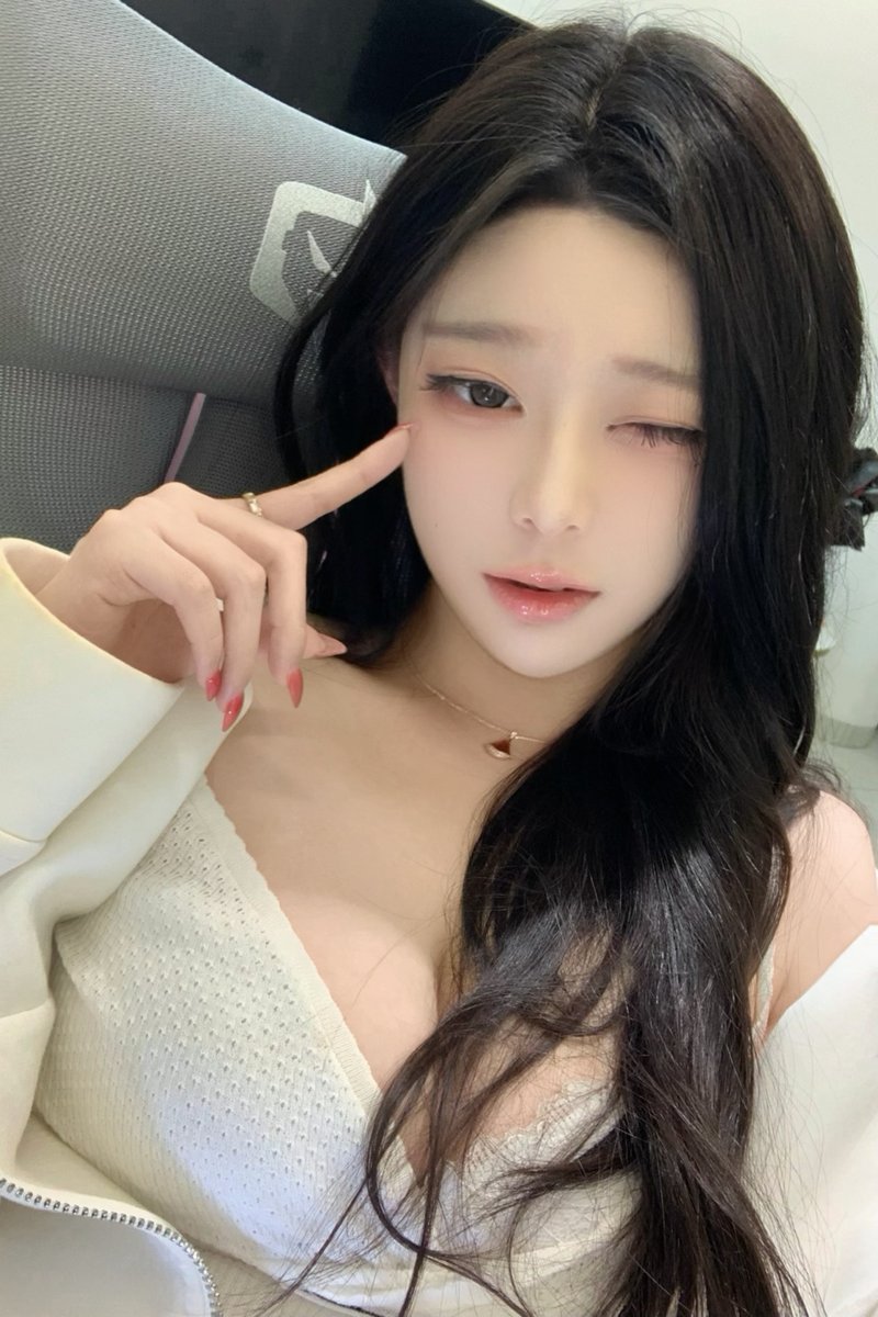yingshaoovo's tweet photo. 少妇 #童颜巨乳 https://t.co/edaeMw4XJX