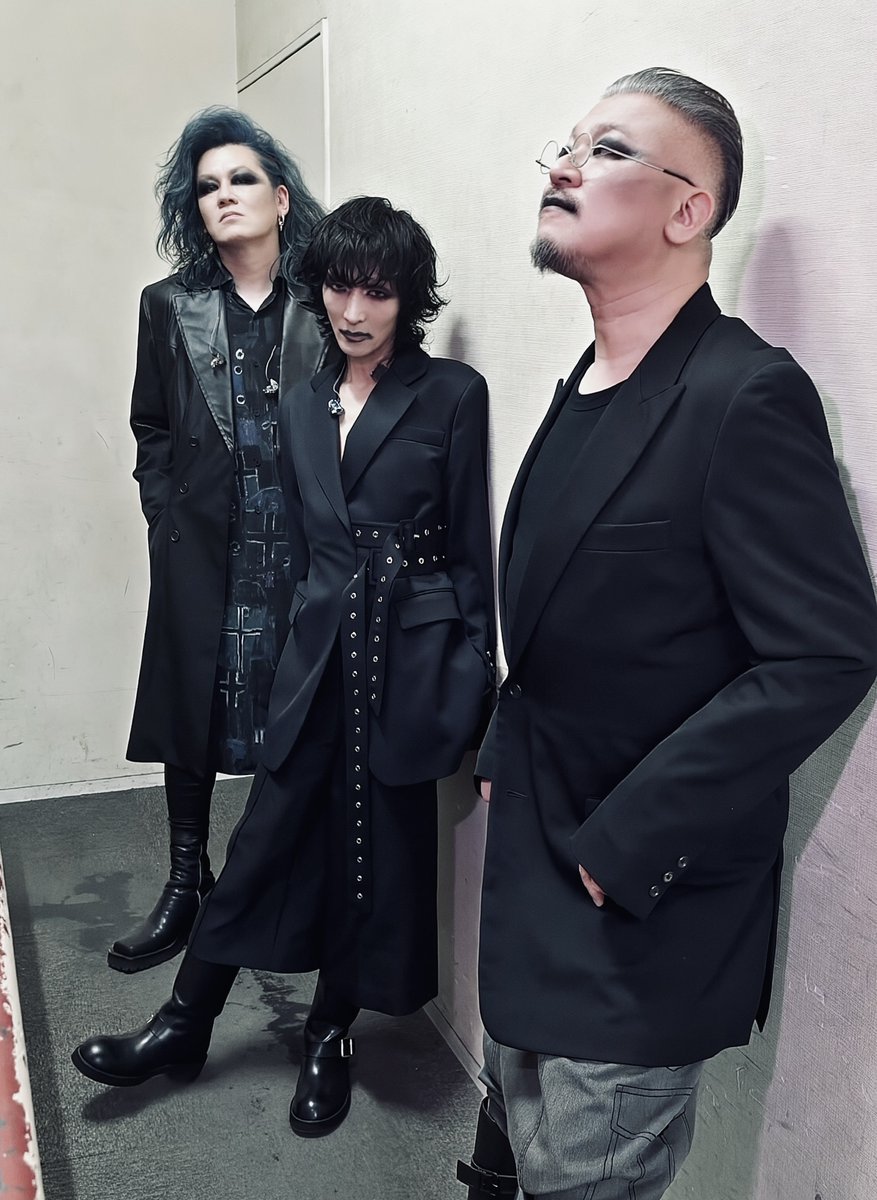 caligari_offici's tweet photo. \\\ cali≠gariの御礼 ///

📍cali≠gari TOUR「Re(member):13」
・2026年9月26日（土）梅田シャングリラ

本日もチケット完売！
本当に沢山の方にご来場いただき感無量です🙇‍♂️
TOUR「Re(member):？」/ 「12」「13」大阪編、これにて終了となります。
ありがとうございました！

次回は「12」「13」東京編＋新宿LOFT 50周年記念サーキットイベントに出演です💨

⚡️NEXT LIVE⚡️
▶︎cali≠gari TOUR「Re(member):12」
・2026年10月3日（土）五反田BLAZE
[OPEN/START] 18:45/19:30
🙇‍♂️チケットSOLD OUT🙇‍♂️
【サポートミュージシャン】 白石元久(マニピュレーター) / 中西祐二（ドラム）
INFO.ディスクガレージ
https://t.co/xsSBYYn4lt

◉公演詳細
https://t.co/9fr84xVeMM

#caligari
#カリガリ
#カリガリの終活
#カリガリは終活中