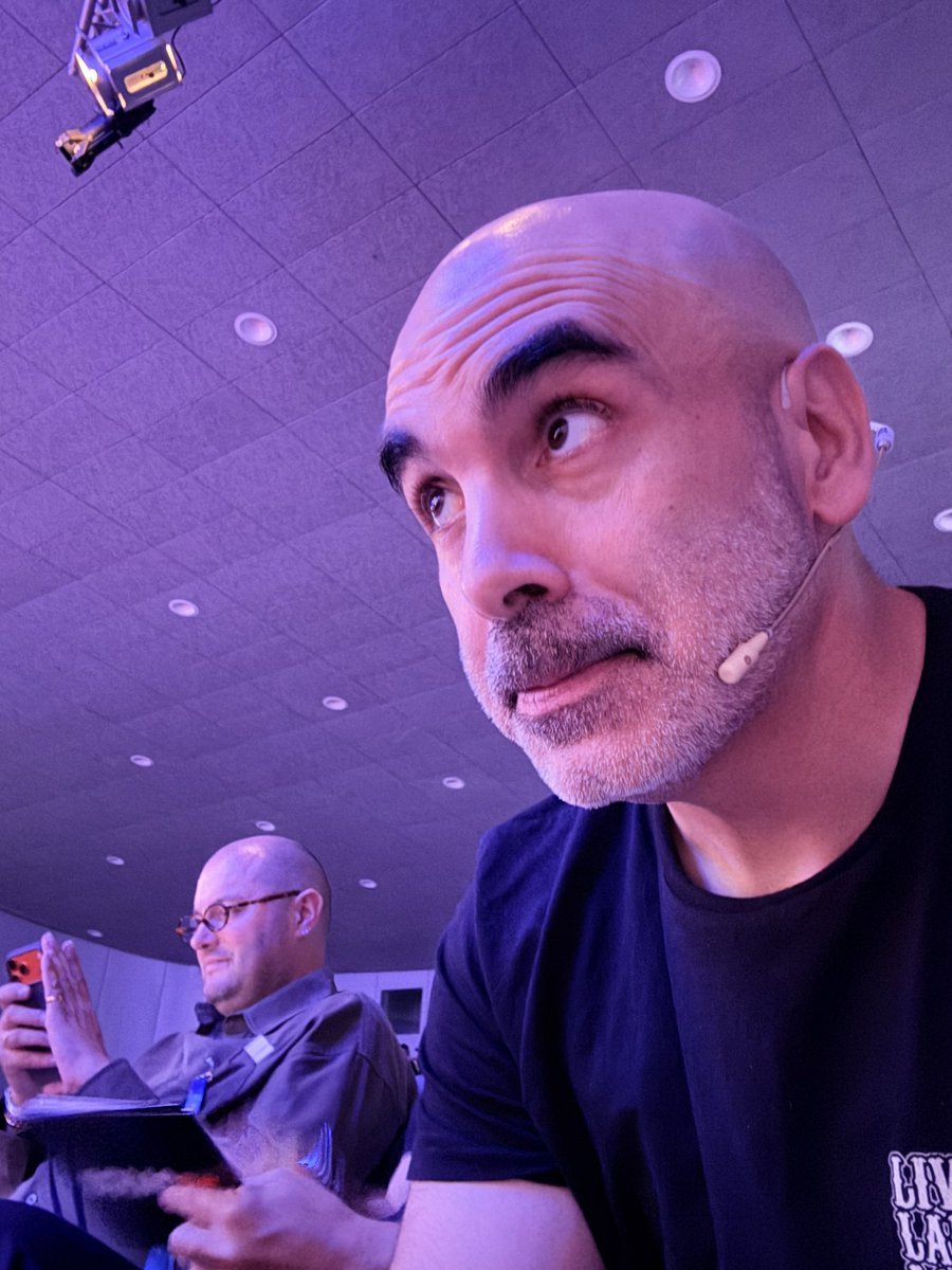 david_bonilla's tweet photo. Ya esperando para salir a dar mi charla en la #RMC26 https://t.co/HVXZ8x531B