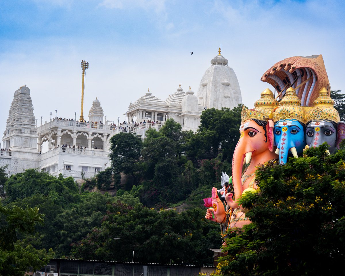 satyaca's tweet photo. Ganapathi Bappa moriya
#Khairathabadganesh #Nimarjan #Hyderabadganesh https://t.co/0IRjlXAsTv