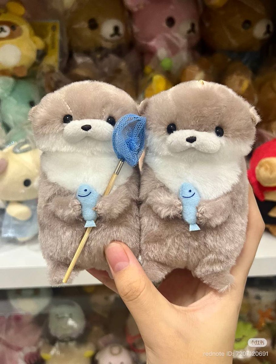 zelouver's tweet photo. GEMESSS POLLLL😭
KEYCHAIN OTTER BUAT DIGANTUNG DI TAS LUCU NGGA SIH?🦦 https://t.co/wnxZDdEoTa