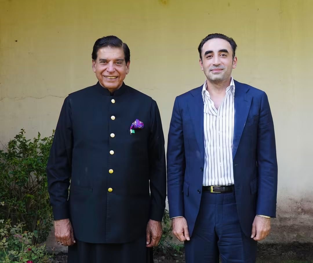 Javedali841's tweet photo. چیئرمین پاکستان پیپلزپارٹی بلاول بھٹو زرداری سے پ پ پ سینٹرل پنجاب کے صدر اور سابق وزیراعظم راجہ پرویز اشرف کی زرداری ہائوس اسلام آباد میں ملاقات ہوئی، اس موقع پر سیاسی امور پر بات چیت کی گئی۔
@BBhuttoZardari https://t.co/8WbkU56wVT