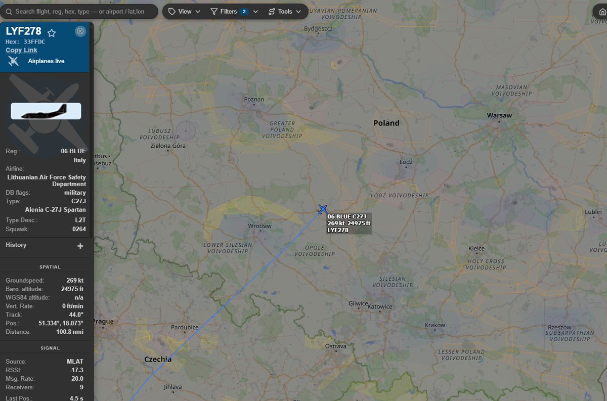PolishMilRadar's tweet photo. 📅 26.09 🕜 13:32LT - 🇱🇹✈️ Litewski Spartan tranzytem

🇱🇹 Siły Powietrzne Litwy 
✈️ #LYF278 Alenia C-27J Spartan | Reg: "06 BLUE"
🛫 Baza Lotnicza Istrana #LIPS | Włochy 🇮🇹
🛬 Nieznane (prawdopodobnie baza w Szawlach #EYSA 🇱🇹)
🔗 https://t.co/wBRn35YI31

#POLMILRADAR https://t.co/gMc6ILPyMV