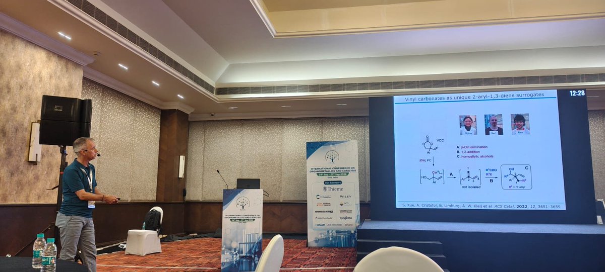 icoc_2026's tweet photo. ✨ A captivating keynote is underway at #ICOCIV2026, with Prof. Arjan W. Kleij @KLEIJ_ICIQ sharing his latest insights and perspectives in chemistry! 🎙️🧪 https://t.co/XySOQ3Cjqs