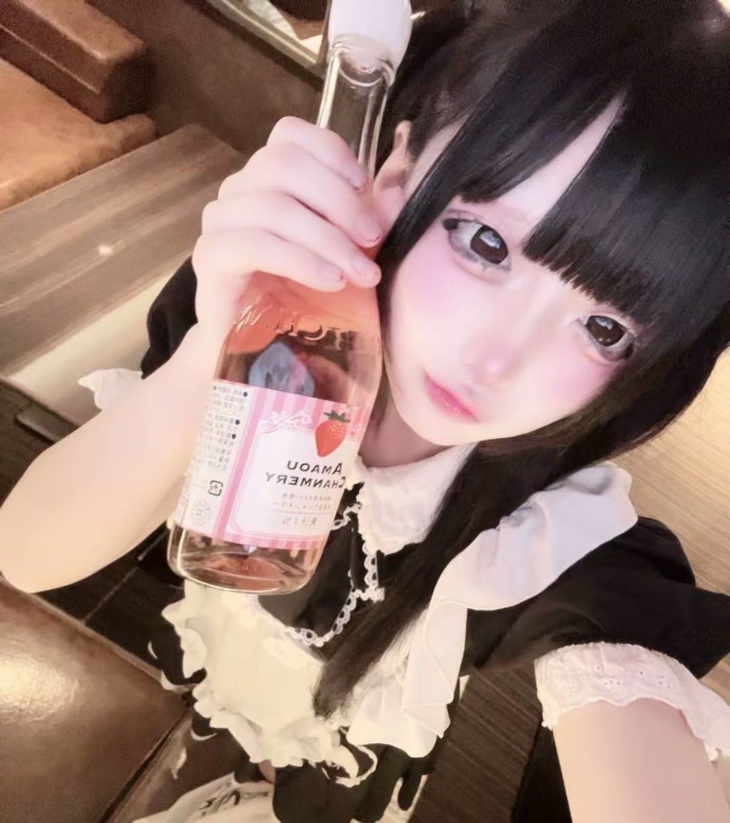 oyasumimd's tweet photo. 退勤!久しぶりの苺シャンメリーおいしかた🍓
#dollbox #メイドカフェ #コンカフェ #中洲 #自撮り界隈 https://t.co/esumEu4FFB