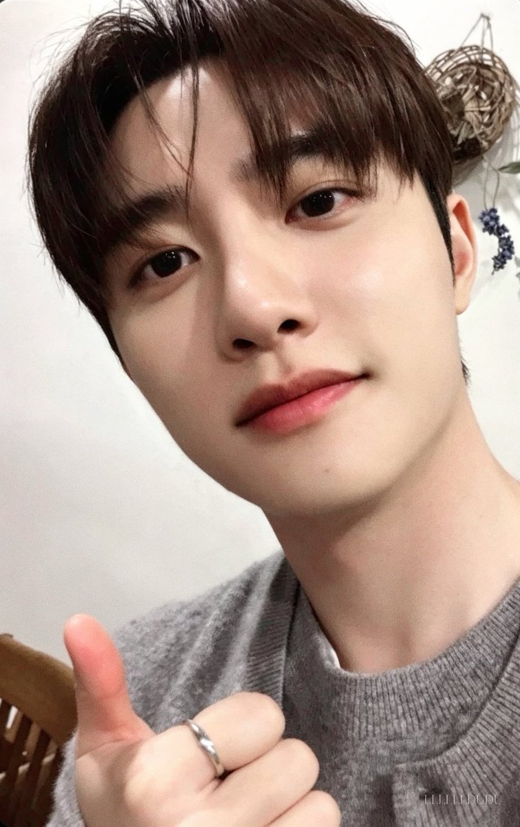 ddyo_0112's tweet photo. 도경수 쌍커풀 달란트 ,, 개이뿜 ,, https://t.co/6n5k0mvBLC