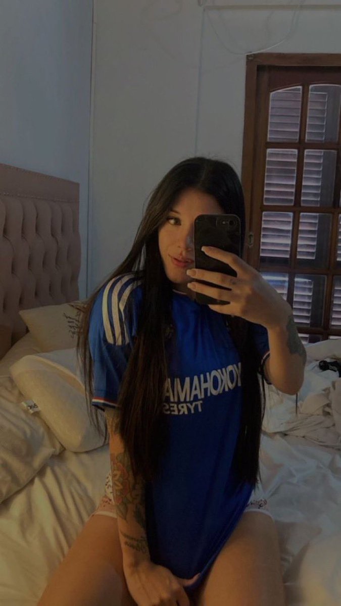 Lizzpurple9p's tweet photo. Tu vas continuer à scroller sans me dire bonjour ?🥺 https://t.co/4narE38YFU
