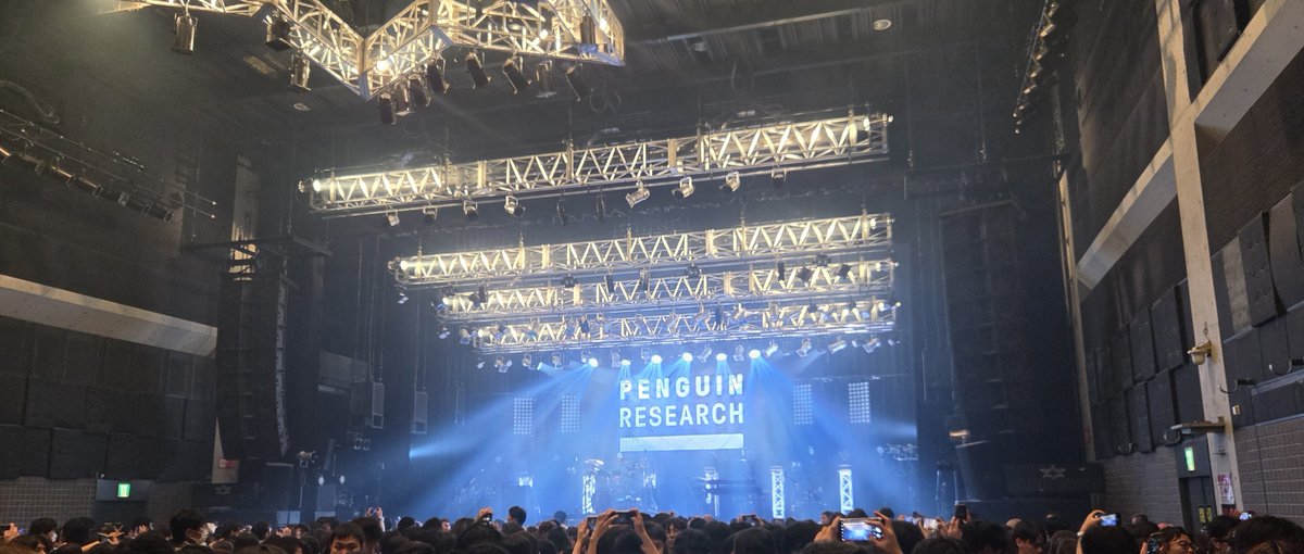 Benjamin_as828's tweet photo. 初めてのPENGUIN RESEARCH楽し過ぎたから次の��アーも絶対行く https://t.co/4qFVmHDeab
