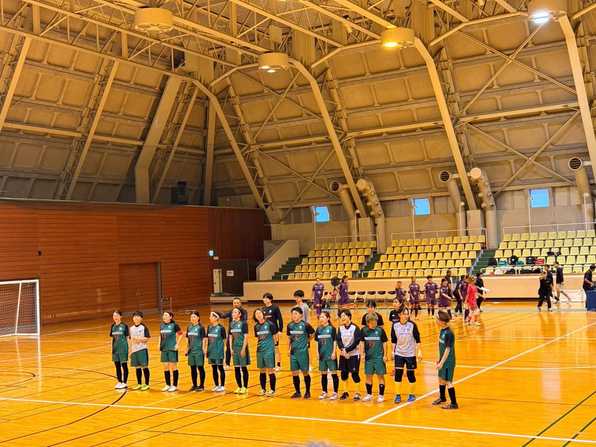 UBEUNITEDPLASS_'s tweet photo. 全日本女子フットサル選手権山口県大会
vsミネルバ宇部
1-3
先制する��前半に追いつかれ、後半逆転されPPで抵抗しましたが得点取れずタイムアップ。
準備、運営ありがとうございました。
もっとやれる！
応援ありがとうございました。 https://t.co/D3MQHbCa17