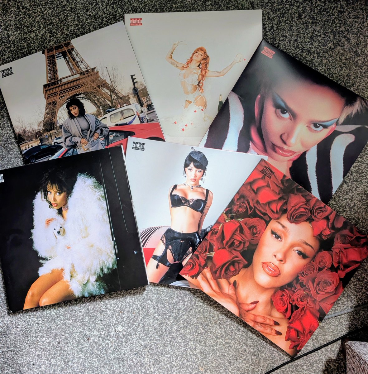 joyce44924's tweet photo. Happy one year anniversary to this romantic AF, beautiful, underappreciated, no skip album, one year of Vie 🥰❤️ https://t.co/eh4HYeluSk