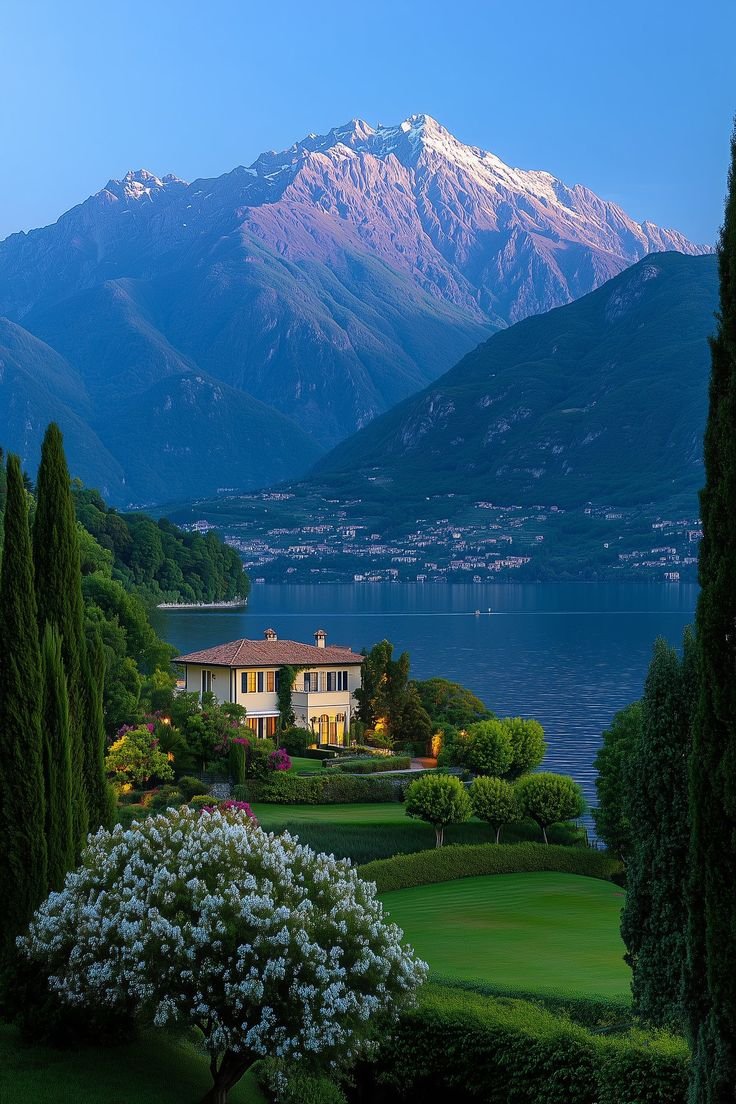 echoesofworld's tweet photo. Lake Como, Italy https://t.co/jVz7Gcrj7d