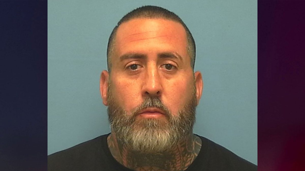 MyTrueCrimeNews's tweet photo. A Texas man has been sentenced to life for killing a widow he met on a dating app while incarcerated the day after he was released from prison. Read the full story at the link in our bio or at https://t.co/OaHNZMWKPL. (Photo courtesy of the Orange County Sheriff’s Office) https://t.co/X9qgWVHCfG