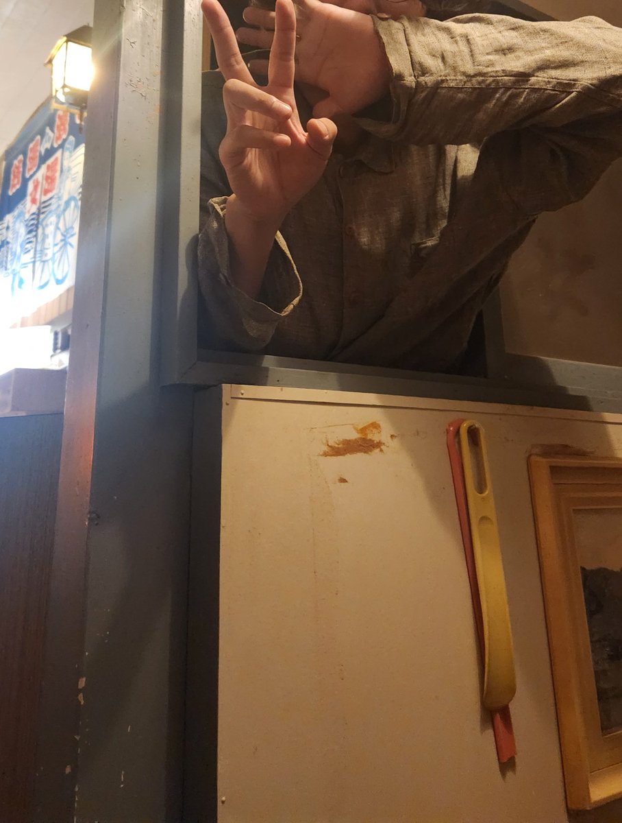 Waka_x555's tweet photo. 旧温泉？銭湯？でやるライブ、めちゃくちゃ雰囲気がよいです。このテーブルも良い。そして、窓さんが作った麻婆豆腐！！ご馳走さまでした🙏
番台からお見送りしていただいたのが、めちゃくちゃ高かったので面白くて写真撮らせて貰ってしまった(笑)お茶目な方だ(*^^*) https://t.co/qlRNQLZLMK