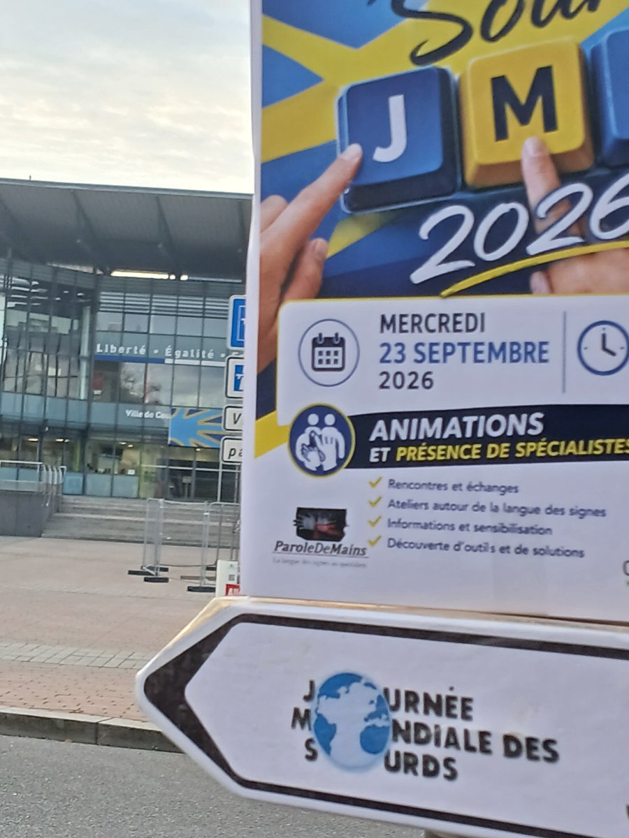 Paroledemains_'s tweet photo. Proud organizer of #WorldDeafDay in Coudekerque-Branche! ๐ City Hall flew the #SignUnionFlag for this 6th ed. Thanks to the city members & esp. 1 dedicated person! ๐ค Thanks Mayor @DavidBailleul for the venue. Honored to welcome Arnaud Balard for #DeafRights! ๐ค๐ + ๐ธ#IWDP https://t.co/kORfrPhC2p