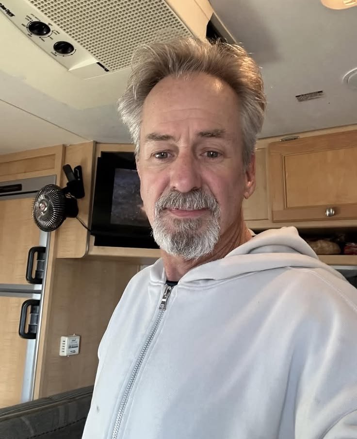 Armstrongwill51's tweet photo. I hope I look awesome 😎 https://t.co/75tSKSdTDD
