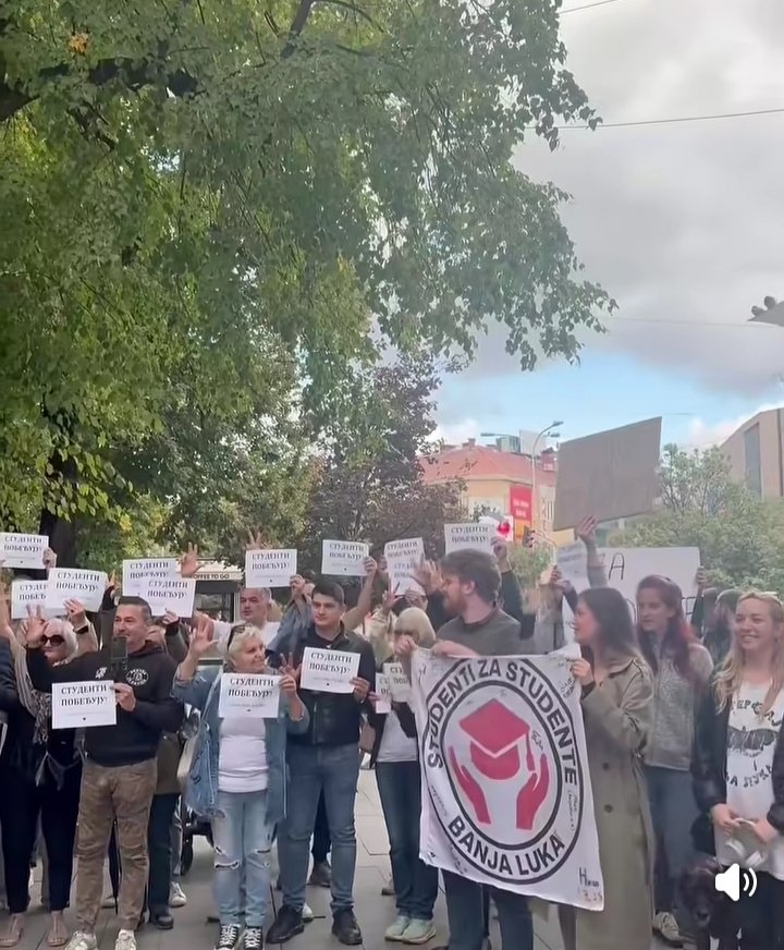 Ravanija_'s tweet photo. Studenti pobjeđuju! https://t.co/cmr6hBaxId
