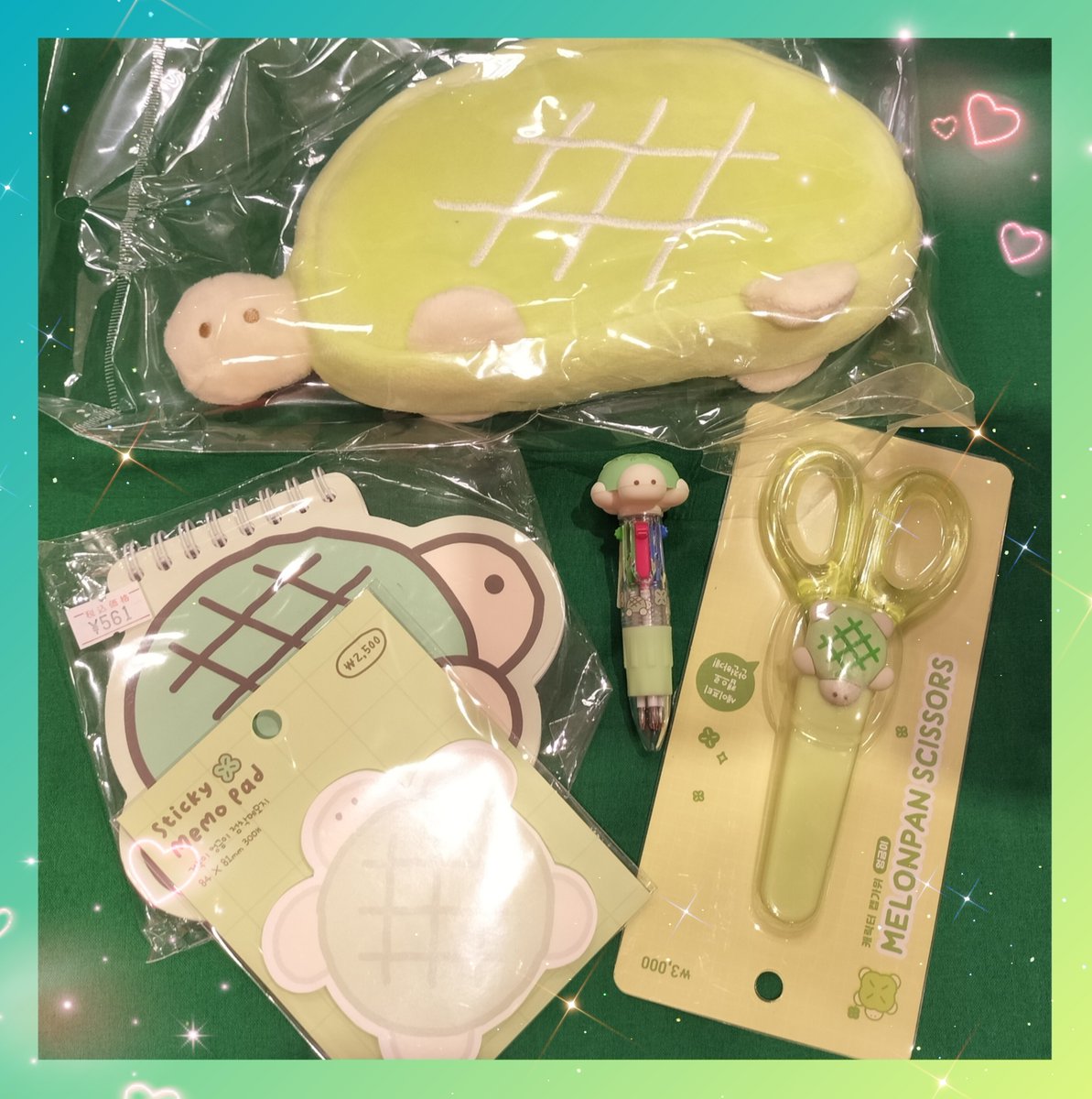 gkd_tsukuba's tweet photo. 🌟*＼#ARTBOX キャラクター／*🌟

🍞メロンパン🍈

日用品、キーホルダー、文具などいろいろなアイテムになって登場中♪

身近なアイテムからお気に入りの、メロンパンと一緒に毎日を楽しもう🫶🏻💕

推しキャラを見つけて、 集めてみるのもおすすめ🍀💫

#아트박스 #韓国 
 #玉光堂 #イオンモールつくば https://t.co/qxMInTPWTj