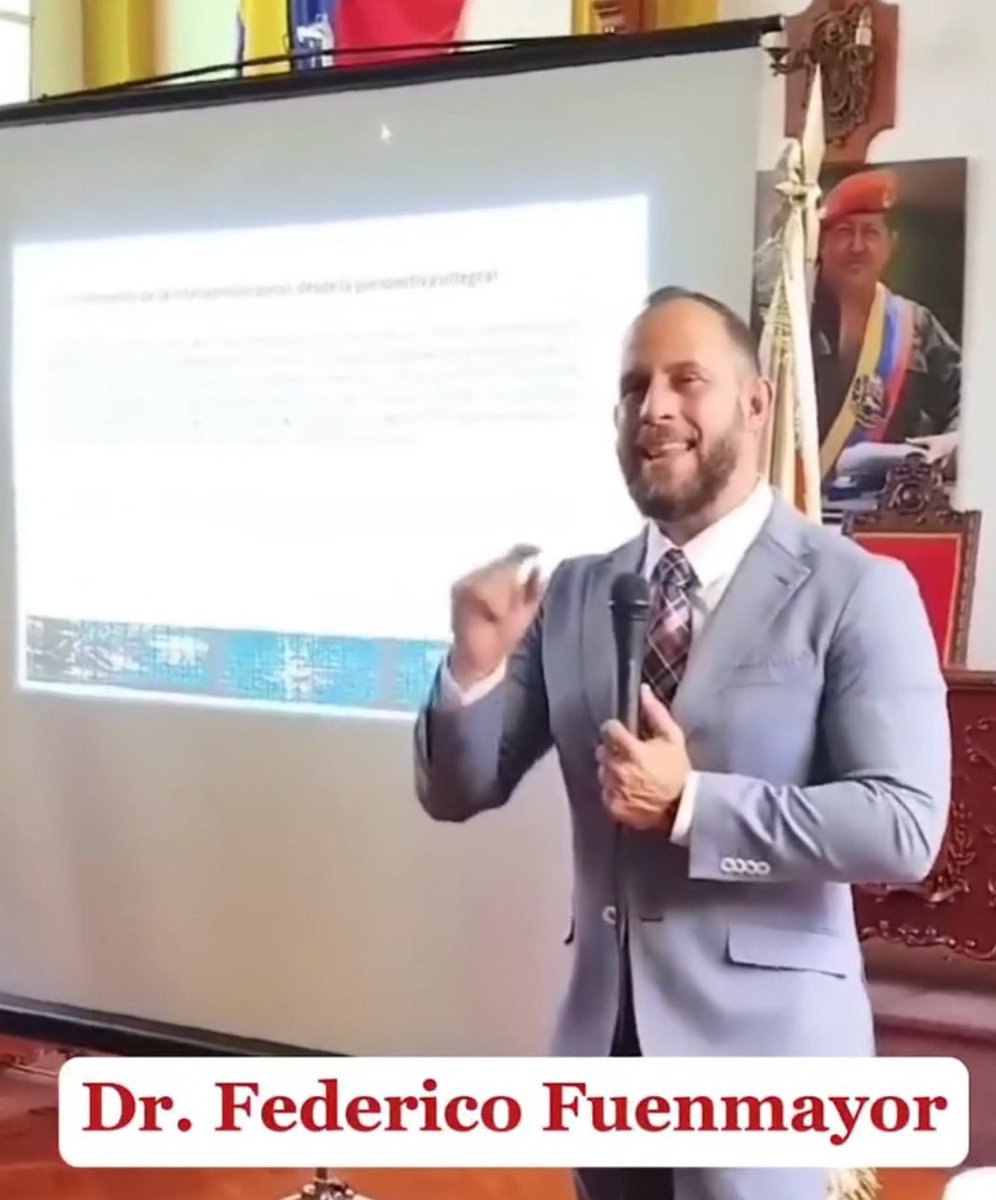 freddyzur's tweet photo. Federico Fuenmayor Gallo, integrante del Consejo de Revisión de Credenciales del TSJ, pertenece al sector del oficialismo / chavismo. Fue magistrado suplente de la Sala Constitucional designado por la AN oficialista en 2015 y uno de los firmantes de la Sentencia 156 en 2017 https://t.co/1A5RV7NdVx