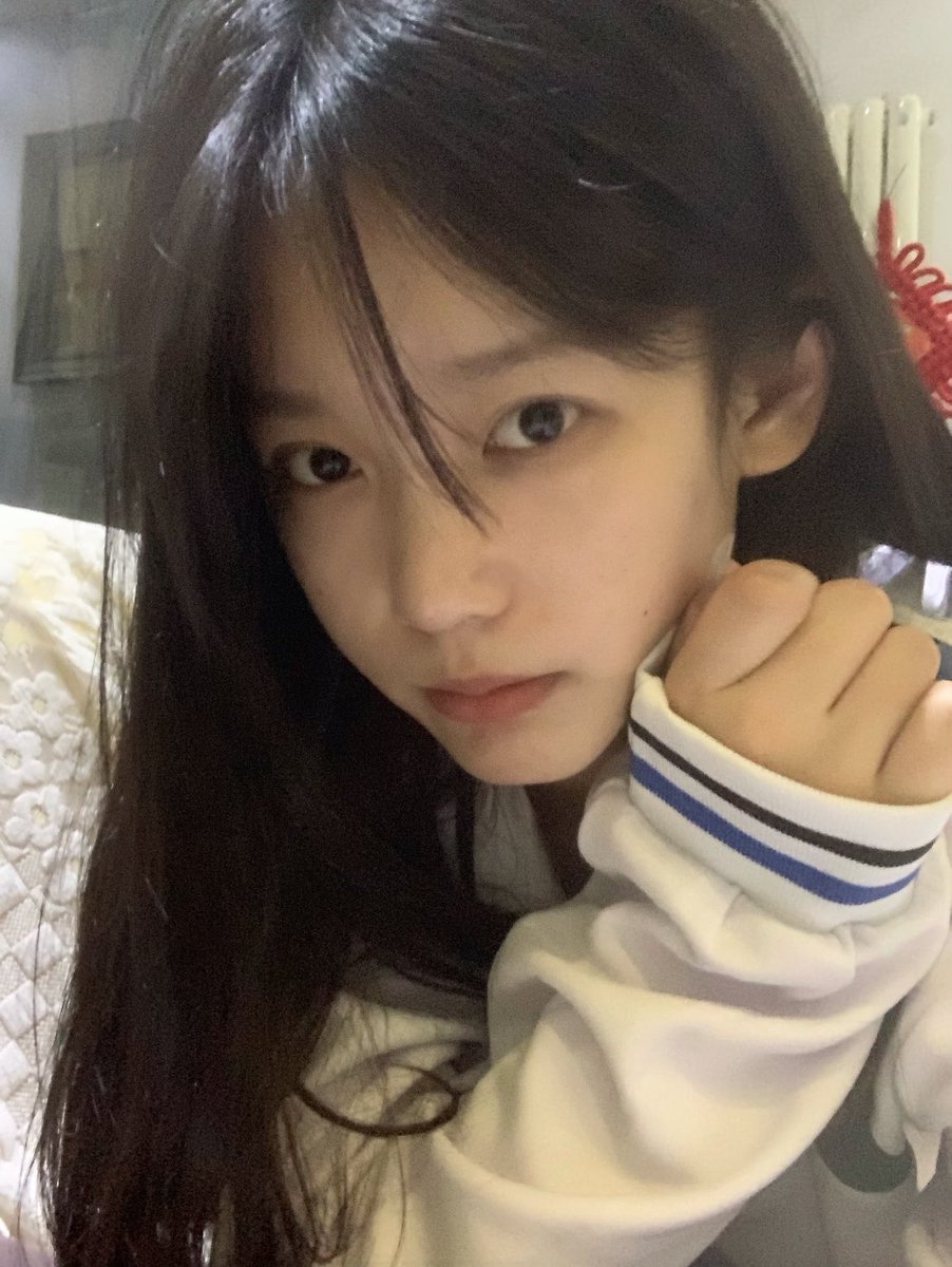 Rampratapmeena8's tweet photo. 有人想锐评一下我16岁的福嘛？  

  赶紧看，我要删了…. https://t.co/17z6qFw5NI