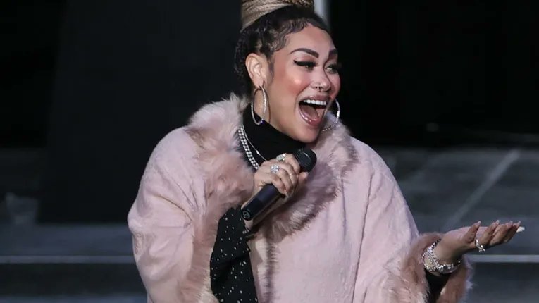 vikralnews's tweet photo. Keke Wyatt Addresses Georgia Arrest as Conflicting Reports Emerge Over Charges
Read More :https://t.co/KgCCaDPF0d https://t.co/l8N8IBy7Vz