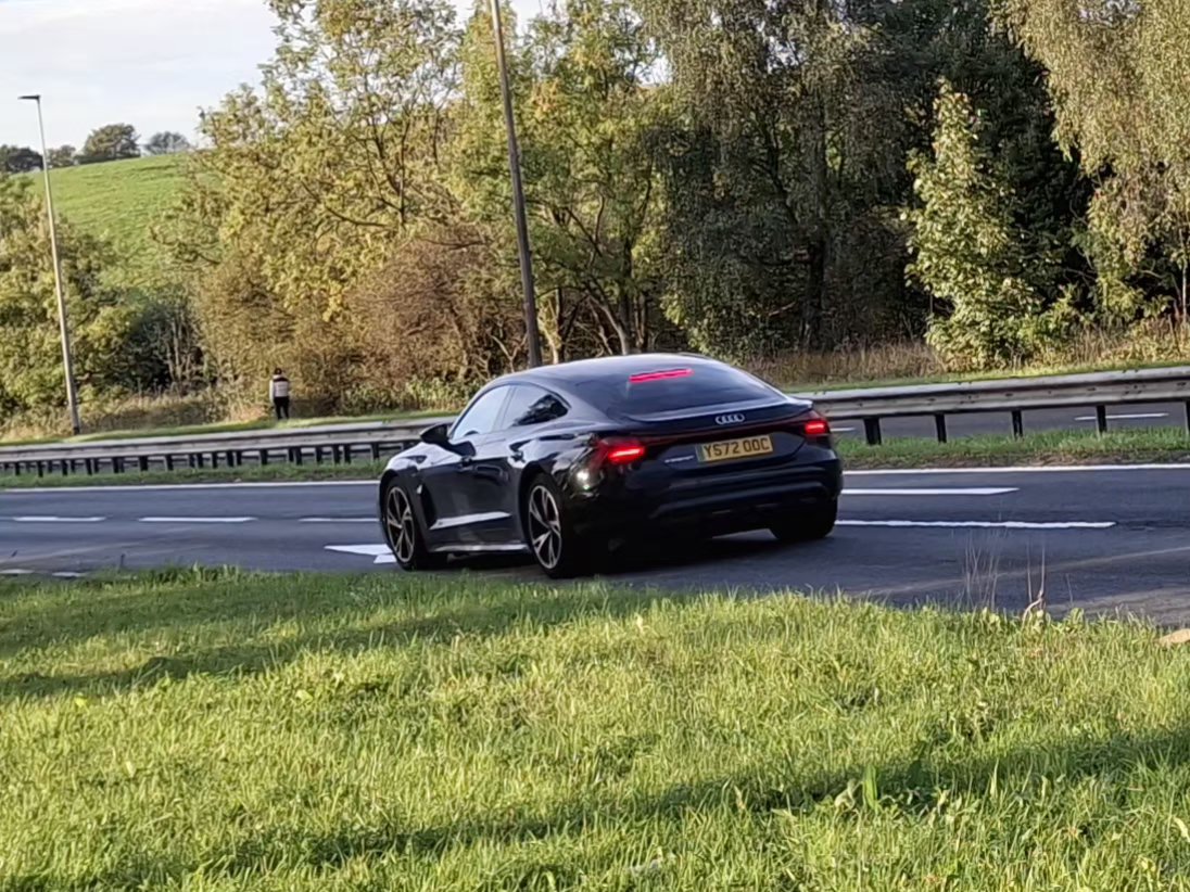 CAYMUSOCAUGHEY's tweet photo. @CAYMUSOCAUGHEY 🐦
Random Car
#Random #Car #Cars #PoshCar #Road #Roads #DualCarriageway #Traffic #Vehicle #Vehicles #LittleThingsMatter #CarsOfTwitter #SportsCar #SuperCar #Audi #AudiETron #ETron #AudiETronGT https://t.co/cJG8nJznw8