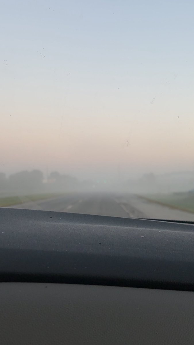 starcalxx's tweet photo. why am i in silent hill https://t.co/D4qgqZw6fN