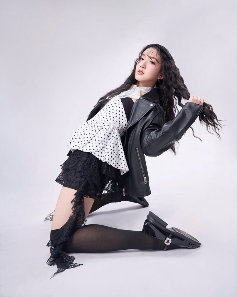 Delynessence's tweet photo. GOKILLLLL CAKEP BANGETTTTTTTTT😍😍😍😍😍😍😍😍

[Instagram update] 
@Delynn_JKT48
🔗 https://t.co/DkGCpP877j https://t.co/9vseFLvqDa