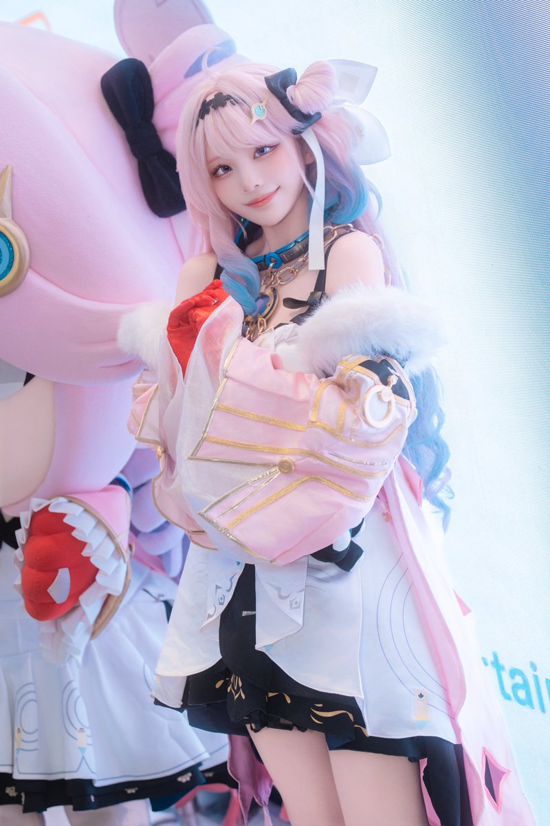 Ramzaveil's tweet photo. 2026/09/26 鳴潮×GiGO 一日店長イベント

ダーニャ / やもはちこさん(@yamo8cos)

#GiGO鳴潮でキャッチ 
#鳴潮
#やもはちみつ漬け https://t.co/a0Pp0di9SB