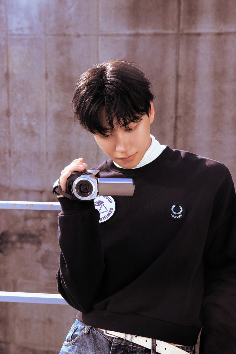 MODYSSEYWORLD's tweet photo. MODYSSEY The 1st EP
𝟸.𝙼𝚞𝚕𝚝𝚒𝚝𝚞𝚍𝚎: 𝙷𝚘𝚠 𝚆𝚎 𝙱𝚕𝚘𝚘𝚖

Concept Photo 1 : 𝙾𝙵𝙵 𝙲𝙾𝚄𝚁𝚂𝙴
#HENGYU #헝위

➤ 2026.10.12 6PM (KST)

#MODYSSEY #모디세이
#Multitude #HowWeBloom https://t.co/nNP4KJ06YU