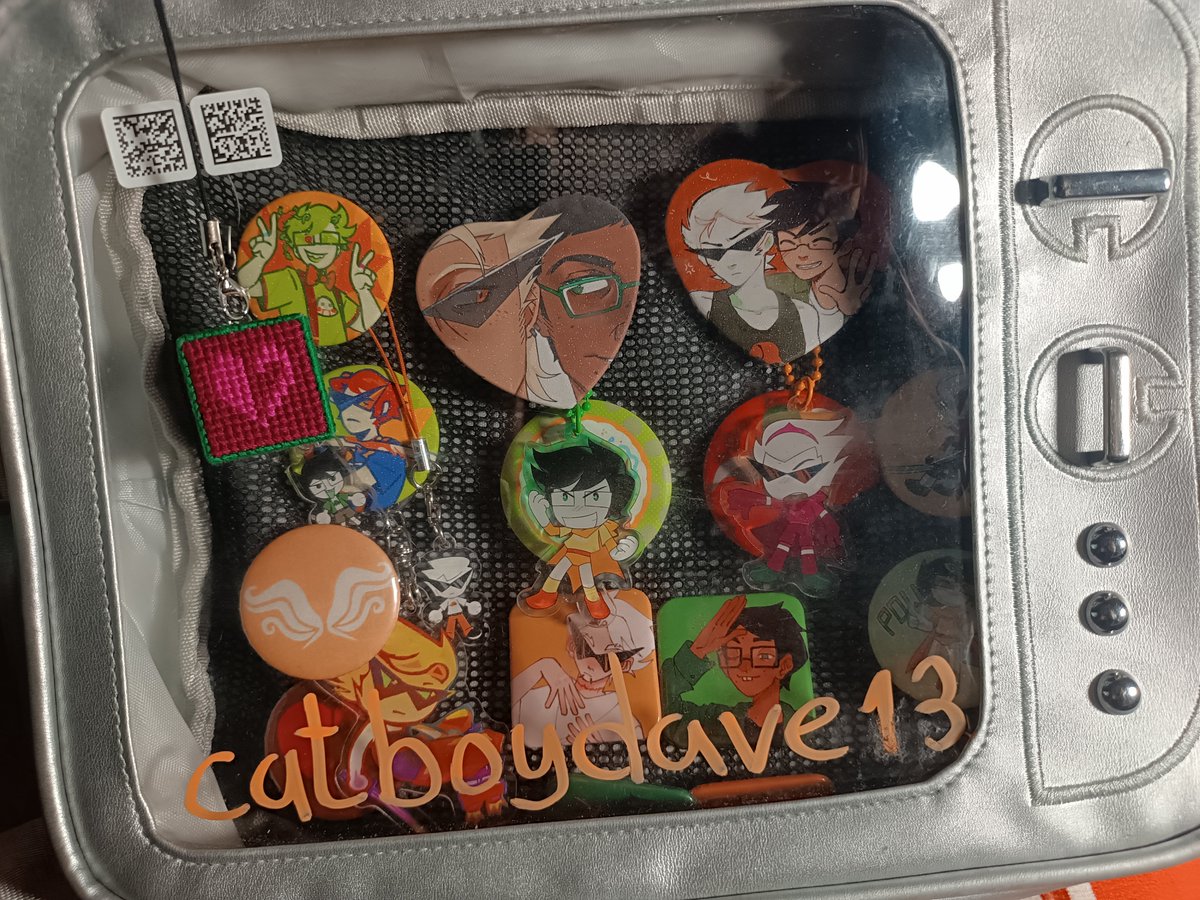 imnotcatboydave's tweet photo. signing it was a weird choice but lookat my small drkjk bag https://t.co/aoljidxIPq