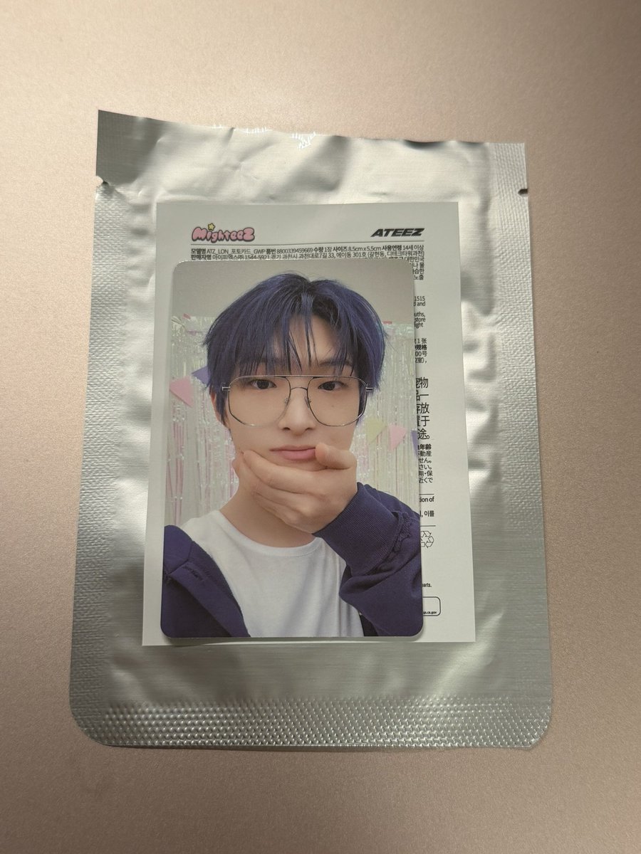 Tulpe_log's tweet photo. ATEEZ MIGHTEEZ Rock the Stage
購入特典トレカ
#ATEEZ交換 

【交換】
譲：5500円購入特典　ミンギ
求：同種　ユノ

郵送希望です📮
お気軽にお声がけください♪
よろしくお願いします🌷🌷 https://t.co/HMdFVVedYI