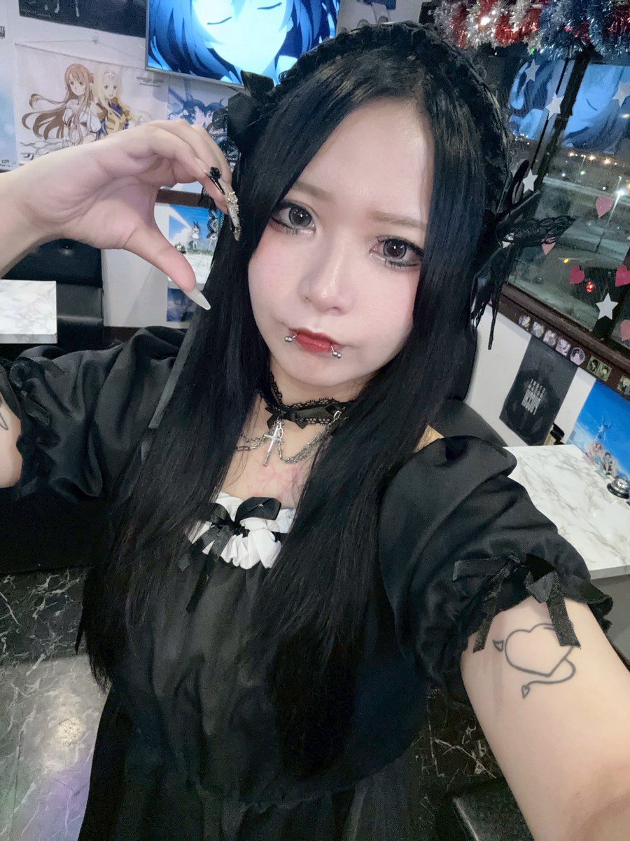 anibakourasoe's tweet photo. 9月26日(土)

✨ANIBAKO OPEN✨
夢の国イベントありがとうございました🏰✨
本日から通常営業に戻ります‼️

アニメ・ボカロ・オタクトークで
一緒に盛り上がりましょう🔥

本日もご来店お待ちしております‼️
少しオープン遅れます💦
21:30〜3:00
ひな@hina_ANIBAKO 
きら23 @KIRA_ANIBAKO 
ばぶ23 @Marinn_Babu