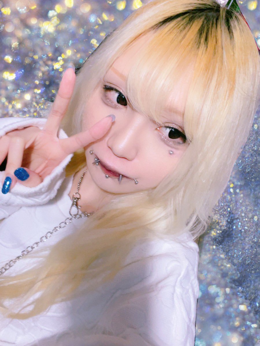 anibakourasoe's tweet photo. 9月26日(土)

✨ANIBAKO OPEN✨
夢の国イベントありがとうございました🏰✨
本日から通常営業に戻ります‼️

アニメ・ボカロ・オタクトークで
一緒に盛り上がりましょう🔥

本日もご来店お待ちしております‼️
少しオープン遅れます💦
21:30〜3:00
ひな@hina_ANIBAKO 
きら23 @KIRA_ANIBAKO 
ばぶ23 @Marinn_Babu