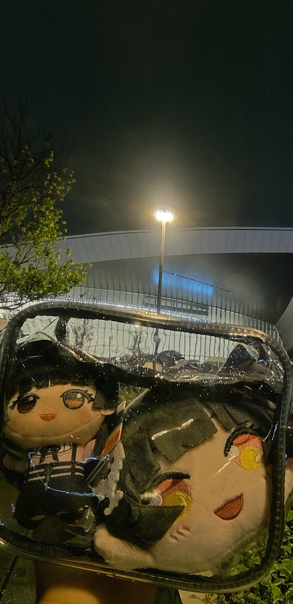 giza_mkx's tweet photo. お疲れ様でしたー！！
大ボリュームで、演出も凄かった…。
特に透と愛依サマ、エグいな…。
それからオサレカンパニーさん、いつも素晴らしい衣装ありがとうございます！！
明日も楽しみだ！！
#シャニマスソロライブMSP_day1 https://t.co/OWsCZAU77n
