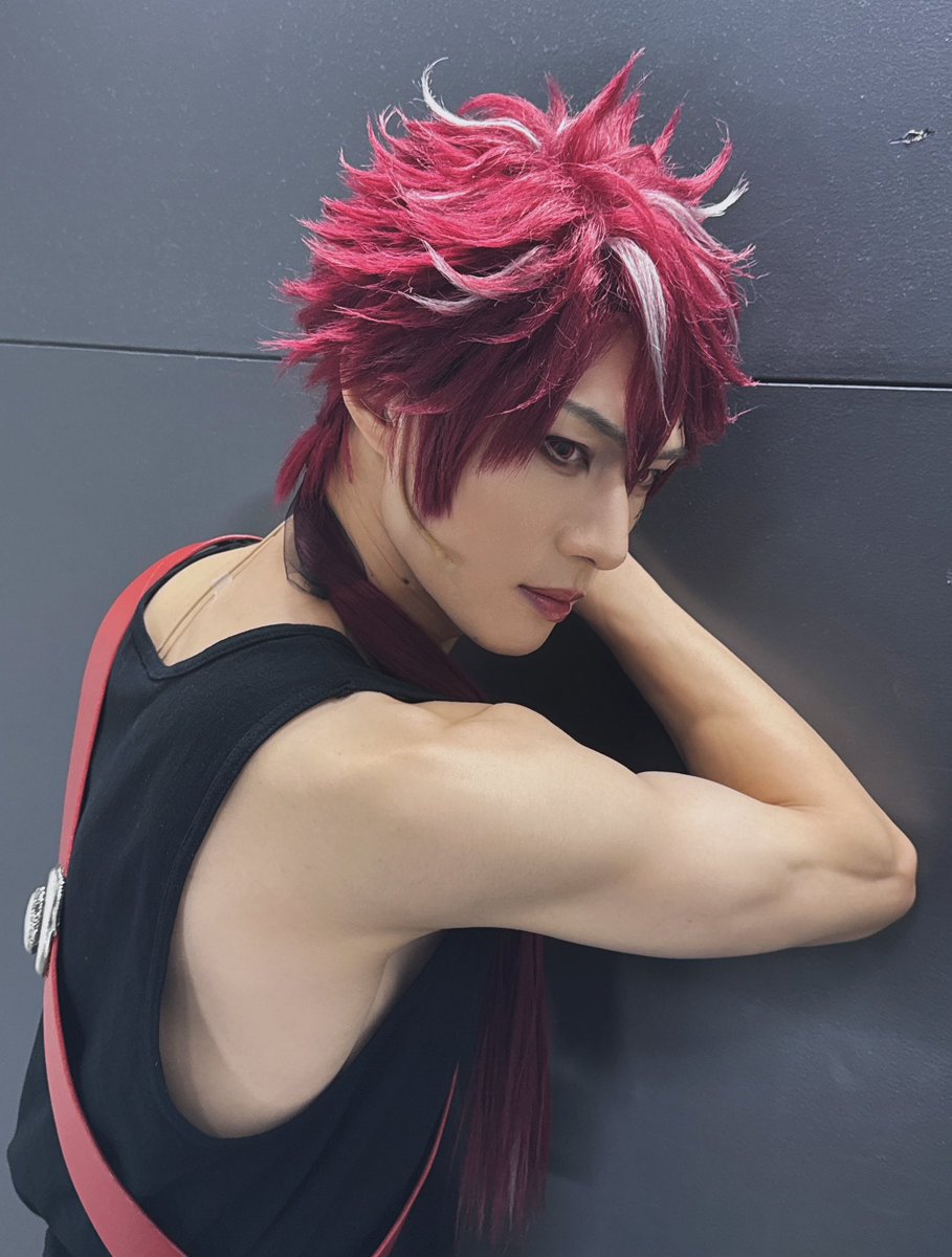 ryoshiro_tsuji's tweet photo. ペコポン侵略ミュージカル #ケロロ軍曹
8日目が終了しました。
ご来場誠にありがとうございました。

ついに明日で千秋楽。
このハッピーな時間が終わってしまう事が寂しいです。

にしてもメタギロロ、
もはや腕魅せに来てるよね。

#ケロミュ https://t.co/5nl2R5YfQS