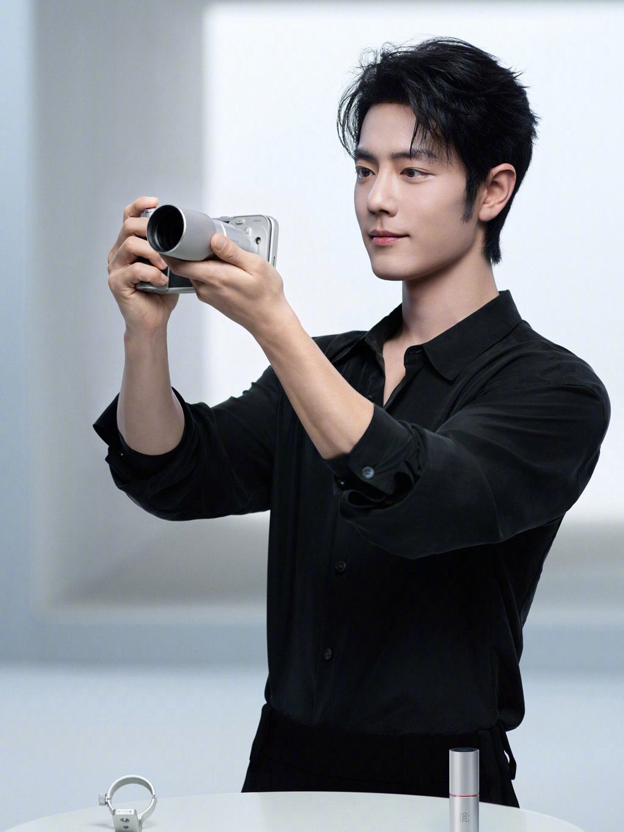 AgainAnd4Ever's tweet photo. ช่างภาพหล่อบอกต่อด้วย 🤩🫶🏻📸

#XiaoZhan #เซียวจ้าน
#XiaoZhanxHonor https://t.co/Pbku4IRaLr