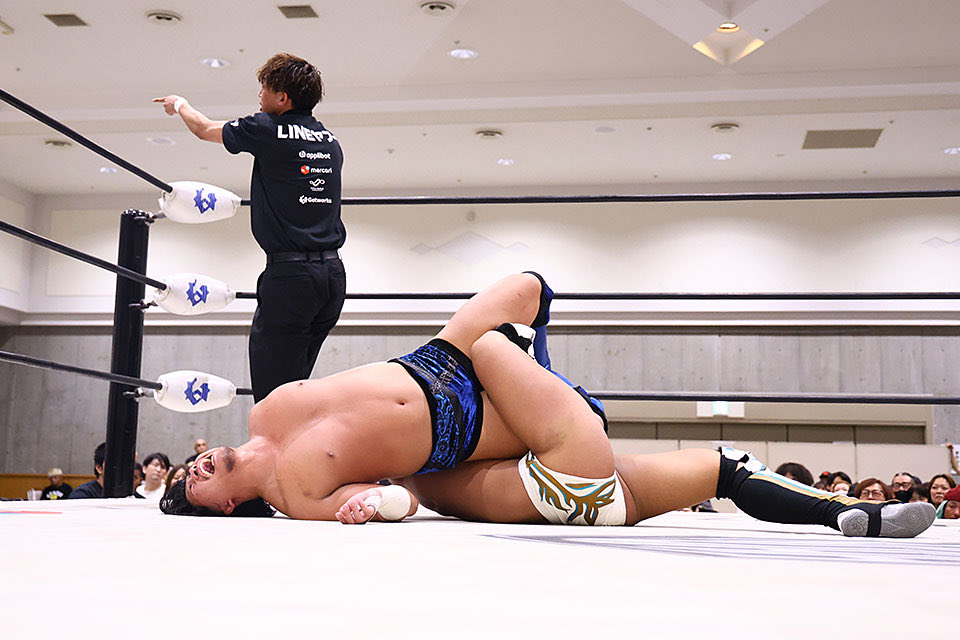 entetsu_ddt's tweet photo. 偉そうなこと言っといて人の技使って勝つ
そんな時もあるさ
#noah_ghc https://t.co/D5aaHn3GOE