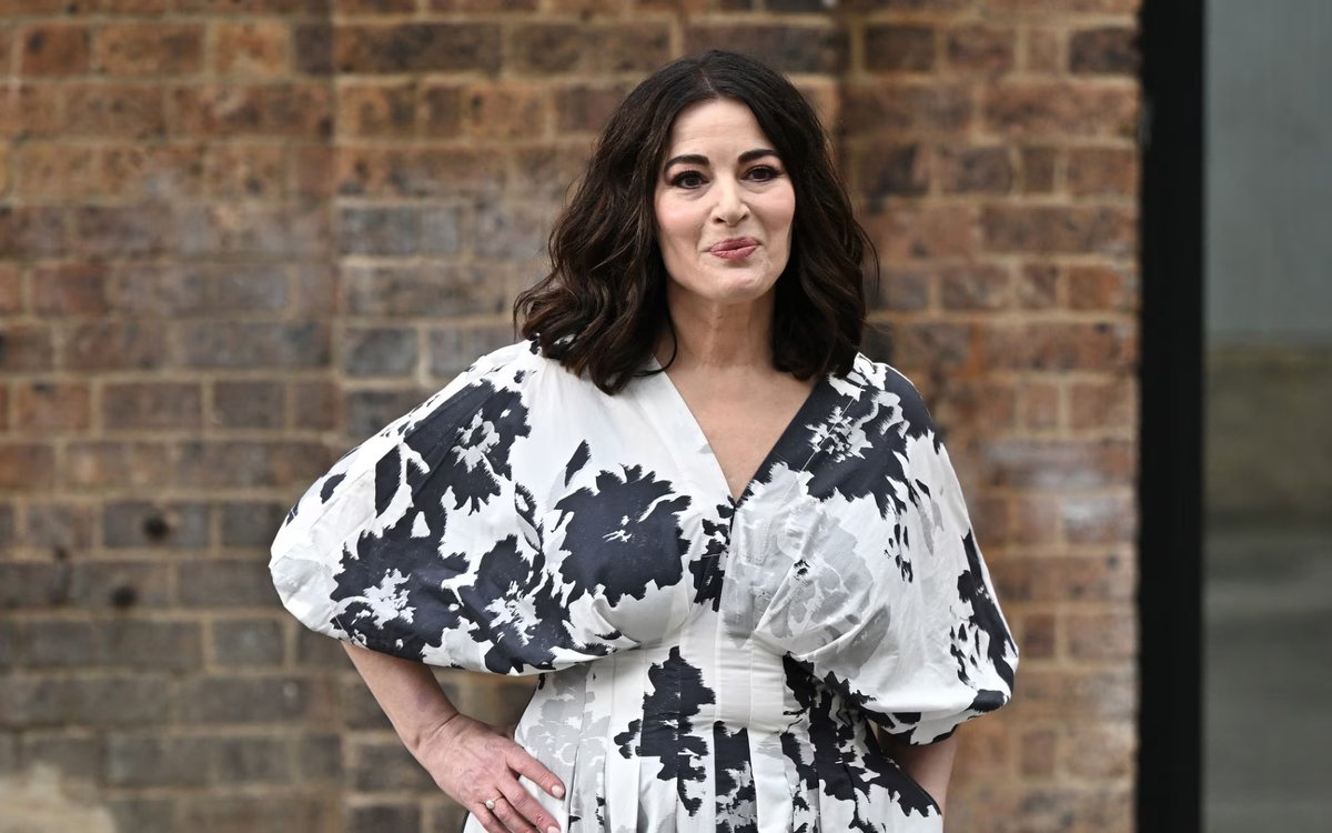 vikralnews's tweet photo. Nigella Lawson Makes Her Bake Off Debut as the Show's New Judge in 2026
Read More :https://t.co/DJDw2P9n67 https://t.co/4HQBMfL8wd