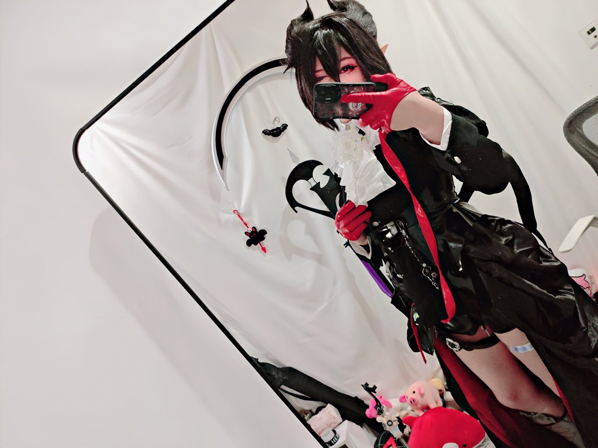 AEkzaUWU's tweet photo. 虽然没人看但是拍都拍了
#明日方舟 #Arknightsㅤ #伪娘  #隐德莱希 https://t.co/TolPN0Sq8Q