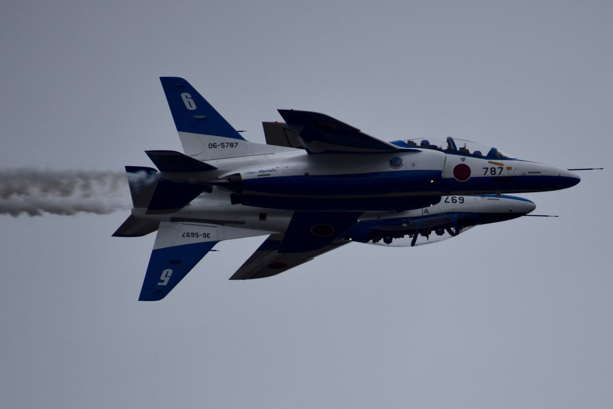 takky_ike's tweet photo. 諸事情により午���中のみ
#小松基地
#F15
#ブルーインパルス https://t.co/h8rfMcSBmZ