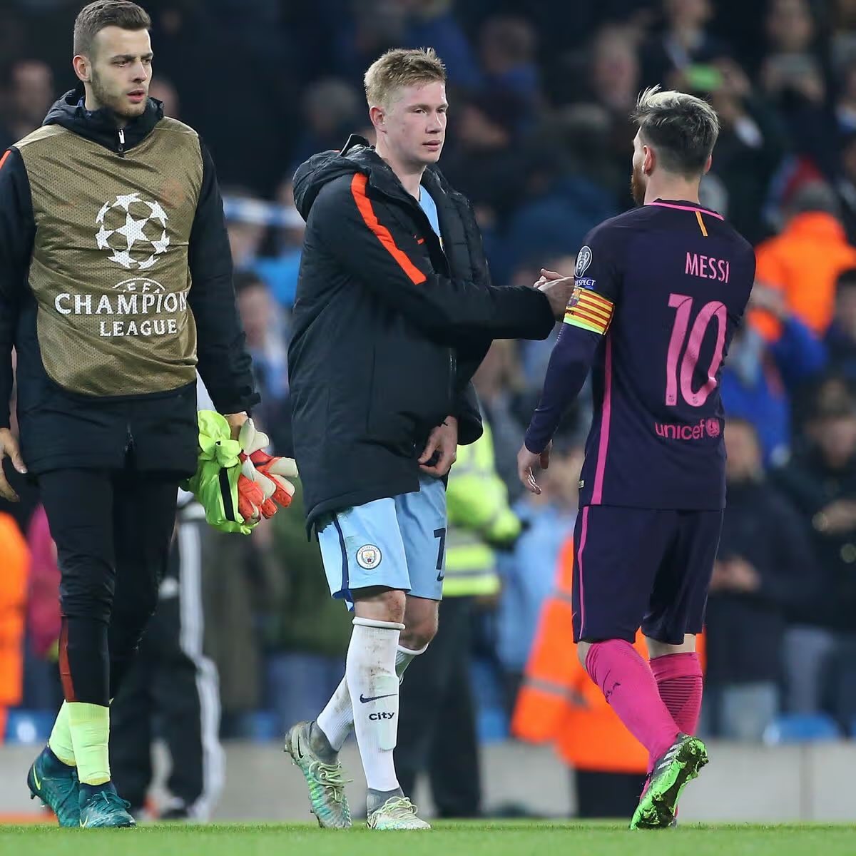 KDBZone_'s tweet photo. Most Opta Assists in Football History

* indicates uncertainty 

🇦🇷Messi: 424 🆕 
🇭🇺Puskás: 340*
🇳🇱Cruyff: 322*
🇧🇷Pelé: 321*
🇧🇷Alex: 320*
🇧🇪De Bruyne: 301 🆕

Welcome to the 300 club https://t.co/hVVn1QT9Rf