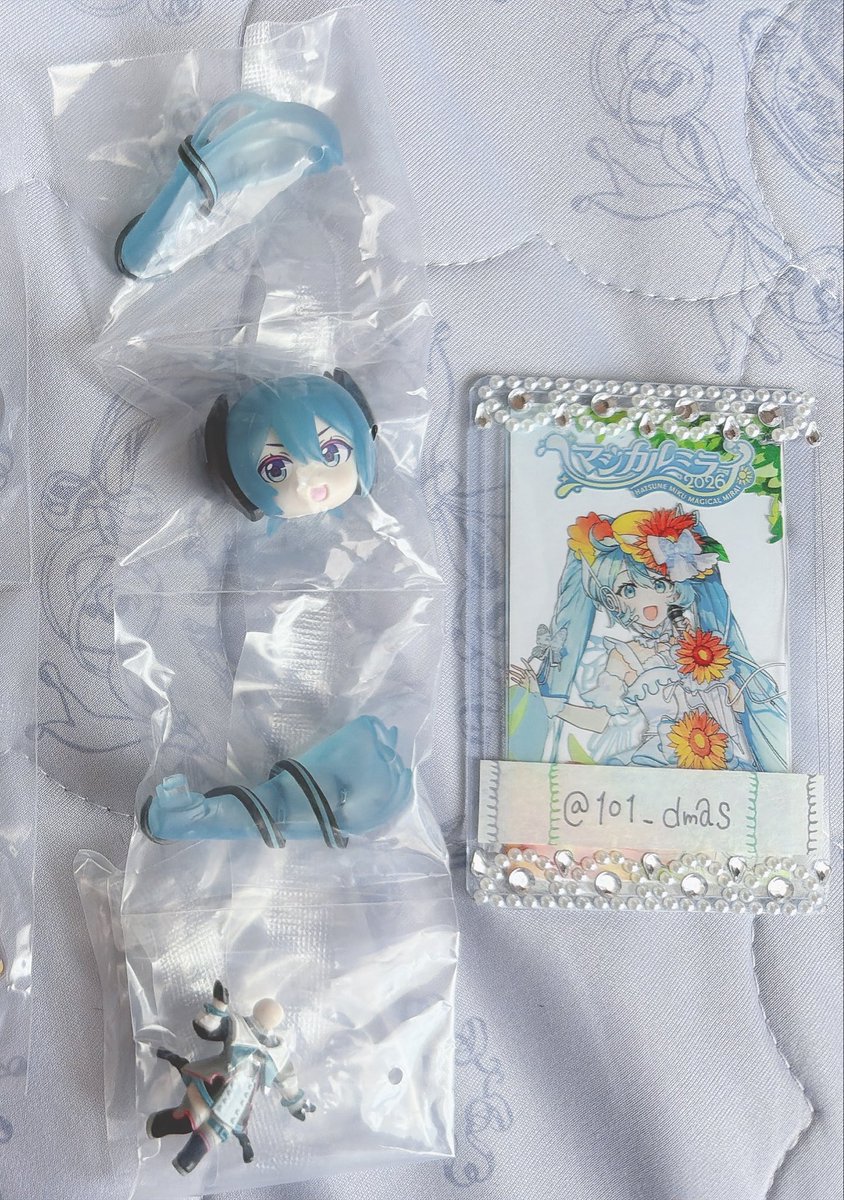 101_dmas's tweet photo. 交換 初音ミク あそーと マジカルミライ マジミラ 2026 ガチャガチャ ソナーレ

譲、A賞2015ver.
求、A賞2026ver.

郵送 https://t.co/YNEnpoust3