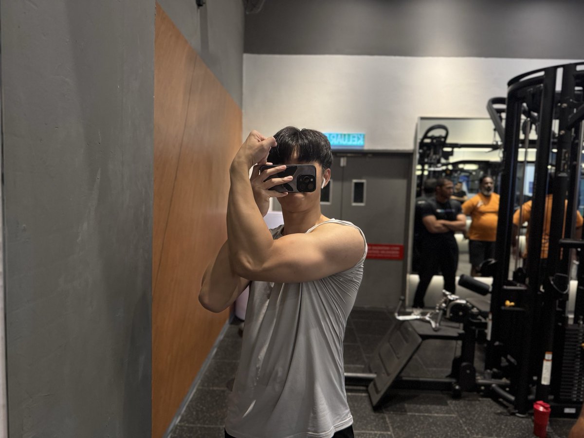 KingsleyTeoh_'s tweet photo. #Gym https://t.co/nbLHAOWTSx