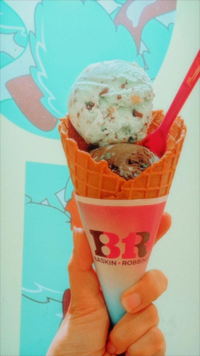 DokukeSyojyo's tweet photo. 9月末までのチョコミントクッキーチャムを食べるべく31に行ったら、10月からの期間限定フレーバーの「マジカルミントナイト」がすでに先行で出てたー!!!(店舗によりけり？)

チョコミント激推しダブルにしちゃうもんねー(っ˙؎˙ς )💚

#チョコミント
#サーティワン https://t.co/kMx1Fh9BS1