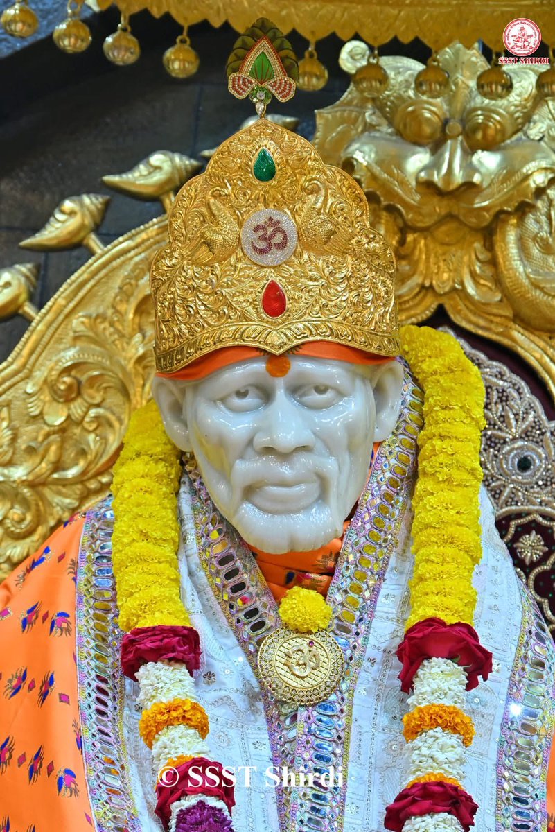 SaiShraddha11's tweet photo. 🙏शिरडी साईबाबा मध्याह्न आरती दर्शन🙏
🌹शनिवार २६ सप्टेम्बर २०२६🌹
जय देव जय देव दत्ता अवधूता। साई अवधूता।जोडूनी कर तव चरणी ठेवितो माथा। जय देव।।
अवतरसीं तूं येता धर्मातें ग्लानी।नास्तिकां नाही तू लाविसी निज भजनीं
दाविसी नाना लीला असंख्य रूपांनी। हरिसी दीनांचे तू संकट दिनरजनी.. https://t.co/JfE3D4FvCf